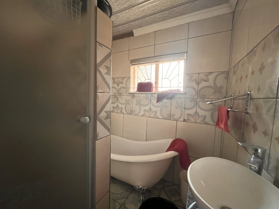 4 Bedroom Property for Sale in Noordhoek Free State